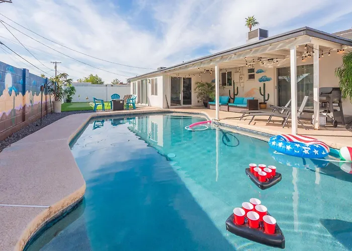 Family Retreat By Old Town With Pool