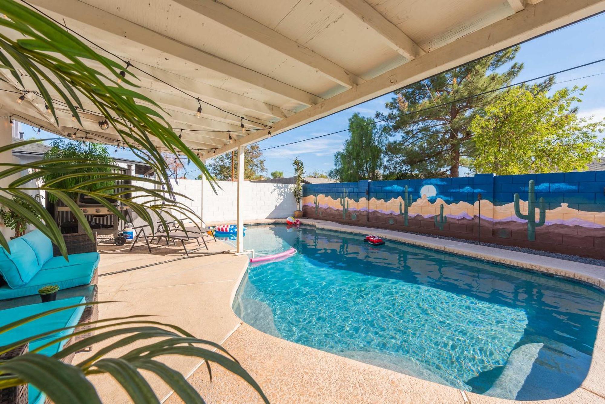 Family Retreat By Old Town With Pool Holiday home